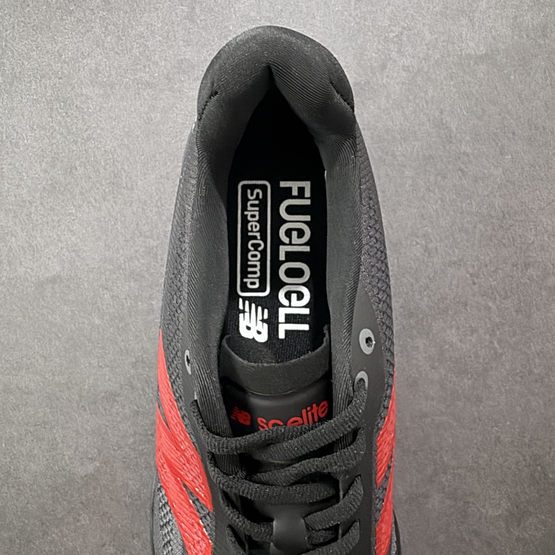 图片[7]-【公司级】NEW BALANCE Rebel FuelCell Rebel V4 舒适时尚织物减震耐磨低帮马拉松轻量化跑步鞋 NB新百伦于 2019 年夏天首次发布了 Rebel 在制鞋业仍在向强调能量回报的弹力泡沫转变的时候 Rebel 确实是一个叛逆者 快进到 2024 年 Rebel v4 承诺通过重新配制的中底化合物和更高的堆叠高度提供更轻、更有弹性的跑步体验 就像New Balance SC Elite v4一样 Rebel v4 提供了完全重新设计的中底化合物 最新的混合物将 New Balance 专有的 FuelCell 泡沫（TPU 和 EVA 的混合物）与 PEBA 泡沫相结合 带来更弹跳的跑步体验 PEBA是一种超轻 高性能的泡沫 通常出现在镀碳超级鞋中 New Balance Rebel v4、ASICS Novablast 4和Brooks Hyperion Max都是精力充沛的无电镀运动鞋 在速度锻炼和快节奏中大放异彩 这三款鞋都依靠它们的中底泡沫和轻微的摇杆形状来创造一种向前滚动的感觉 而且虽然这些鞋子在堆叠高度和重量方面各不相同 但它们提供了相似的软硬比例 有足够的流行力来加快步伐 货号：MFCXLB4 尺码： 36-45-选品中心