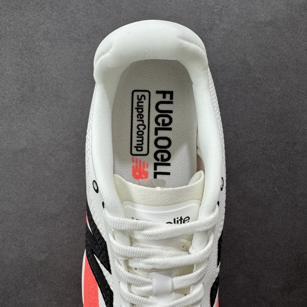 图片[7]-【公司级】NEW BALANCE Rebel FuelCell Rebel V4 舒适时尚织物减震耐磨低帮马拉松轻量化跑步鞋 NB新百伦于 2019 年夏天首次发布了 Rebel 在制鞋业仍在向强调能量回报的弹力泡沫转变的时候 Rebel 确实是一个叛逆者 快进到 2024 年 Rebel v4 承诺通过重新配制的中底化合物和更高的堆叠高度提供更轻、更有弹性的跑步体验 就像New Balance SC Elite v4一样 Rebel v4 提供了完全重新设计的中底化合物 最新的混合物将 New Balance 专有的 FuelCell 泡沫（TPU 和 EVA 的混合物）与 PEBA 泡沫相结合 带来更弹跳的跑步体验 PEBA是一种超轻 高性能的泡沫 通常出现在镀碳超级鞋中 New Balance Rebel v4、ASICS Novablast 4和Brooks Hyperion Max都是精力充沛的无电镀运动鞋 在速度锻炼和快节奏中大放异彩 这三款鞋都依靠它们的中底泡沫和轻微的摇杆形状来创造一种向前滚动的感觉 而且虽然这些鞋子在堆叠高度和重量方面各不相同 但它们提供了相似的软硬比例 有足够的流行力来加快步伐 货号：MFCXLB4 尺码： 40-45-选品中心