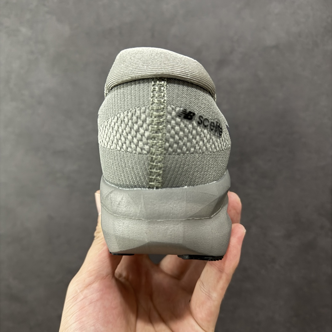 图片[4]-【公司级】NEW BALANCE Rebel FuelCell Rebel V4 舒适时尚织物减震耐磨低帮马拉松轻量化跑步鞋 NB新百伦于 2019 年夏天首次发布了 Rebel 在制鞋业仍在向强调能量回报的弹力泡沫转变的时候 Rebel 确实是一个叛逆者 快进到 2024 年 Rebel v4 承诺通过重新配制的中底化合物和更高的堆叠高度提供更轻、更有弹性的跑步体验 就像New Balance SC Elite v4一样 Rebel v4 提供了完全重新设计的中底化合物 最新的混合物将 New Balance 专有的 FuelCell 泡沫（TPU 和 EVA 的混合物）与 PEBA 泡沫相结合 带来更弹跳的跑步体验 PEBA是一种超轻 高性能的泡沫 通常出现在镀碳超级鞋中 New Balance Rebel v4、ASICS Novablast 4和Brooks Hyperion Max都是精力充沛的无电镀运动鞋 在速度锻炼和快节奏中大放异彩 这三款鞋都依靠它们的中底泡沫和轻微的摇杆形状来创造一种向前滚动的感觉 而且虽然这些鞋子在堆叠高度和重量方面各不相同 但它们提供了相似的软硬比例 有足够的流行力来加快步伐 货号：MFCXLB4 尺码： 36-45-选品中心