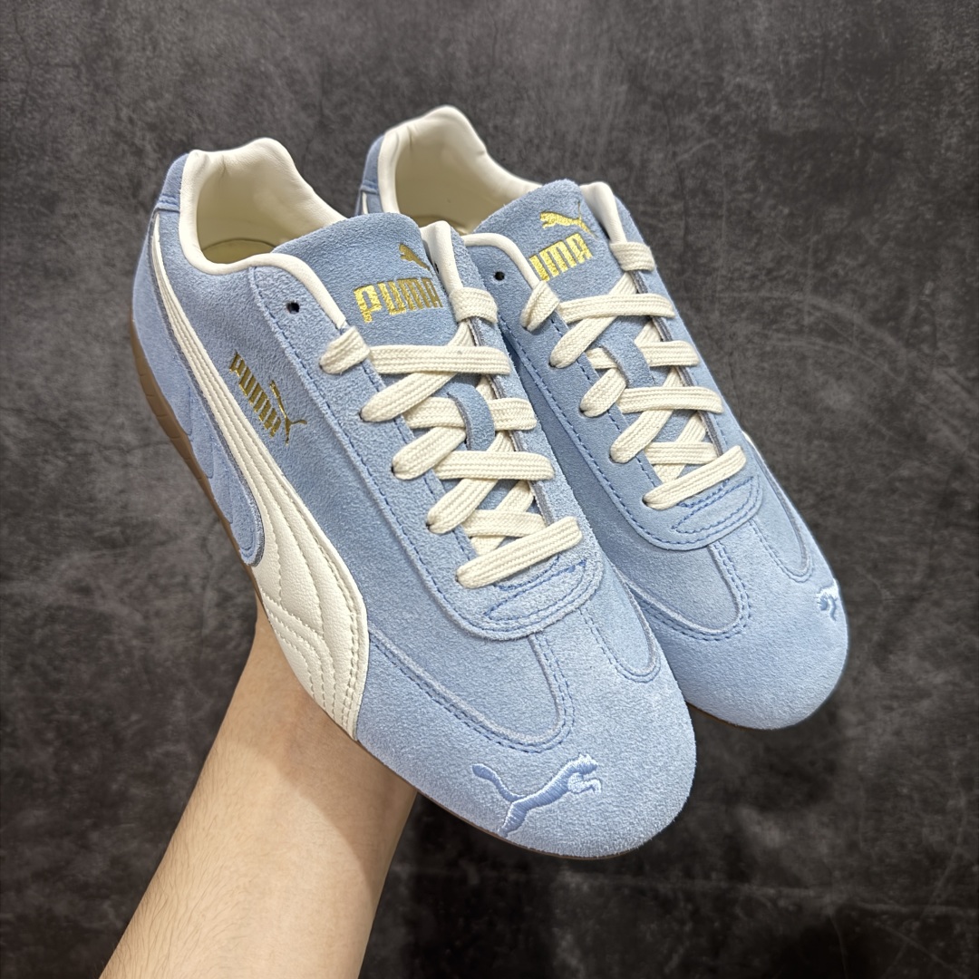 【CS纯原版】Puma Speedcat OG Sparco 彪马罗马阿莫尔系列 复古运动休闲赛车跑鞋 蓝白 市场第一梯队品质 版型 细节 烫金走线 完全碾压市场任意版本 欢迎对比🆚 工厂耗时3个月开发 原装档案原数据纸版楦型 采用固色翻毛皮鞋面材质(正确二次成型\'猛帮\'成型工艺🆚区别市面版本!!) 外置原数据开发轻量耐磨橡胶大底💪🏻 全球知名运动品牌PUMA宝马赛车系列 融合了宝马车队的标志性配色 以趣味十足又前卫复古的设计引领潮流 将赛道精神融入街头时尚 开启前卫竞速之旅 主打前卫复古风 Roma鞋款的鞋侧以复古的流线造型 缀以宝马经典Logo 巧妙吸睛 而Speedcat鞋款以亮眼三色条纹元素缀以舒适鞋面 赋予了独特的个性美学 演绎赛车的无尽能量 货号:403688-01 尺码:35-45-选品中心