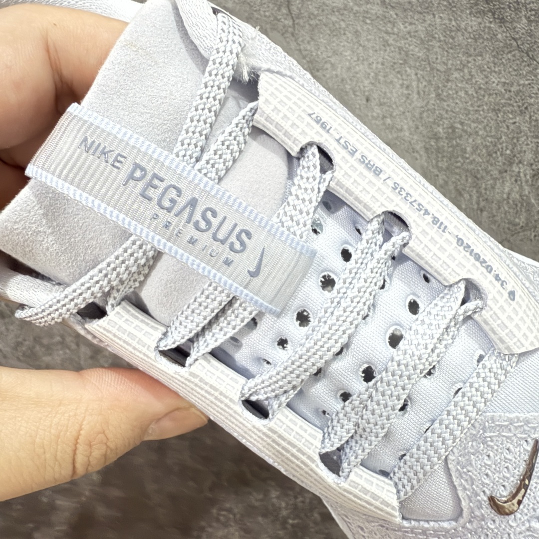 图片[5]-【NFC纯原】Nike Pegasus Premium Pace Series x After Dark Tour联名款IF5585-001舒适百搭减震防滑耐磨透气 低帮跑步鞋     简约又不失活力，上脚超吸睛。  它不仅颜值高，性能更是一绝！  全掌气垫科技，减震防滑超耐磨，每一步都能感受到强劲回弹，给双脚舒适支撑。  透气鞋面，跑步时双脚也能自由呼吸。    #独家原包 原底原料 开模打造  #原厂鞋标 高精密准度  #原楦原纸板开发 匹配原版98%以上  #后跟弧度 正确呈现  #原厂皮料 质感无敌  #皮料切割干净 无任何毛边 清洁度细节完美    货号：HQ2593-103    尺码：35.5-46-选品中心