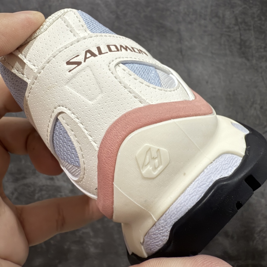 图片[2]-【A1外贸版】Salomon XT-QUEST ADV 萨洛蒙情侣款户外机能鞋 香槟色 417589 全新外贸大厂出品 细节品质大改进 独立私模 最大做到47.5码 全鞋采用为原厂一致材料打造 全新鞋型 相对市场版本 版型更正 全新玻璃冲刀 清洁度提升 同步原版左右鞋带孔的间距加大（市场版间距太小） 网面与鞋头材料校对一致无色差（市面版本有色差） 大底contagrip凹陷程度同步原版（市面版都有差别） 鞋舌两侧鞋帮脚踝处更加直挺（之前老版往中间踏） 鞋头处添加☯️太极标 所有细节多次修改校正 坚持同步原版无差别 毋庸置疑全市场最好的版本💪🏻终端优势供应 尺码：36 36.5 37.5 38 38.5 39 40 40.5 41 42 42.5 43 44 44.5 45 46 47.5-选品中心