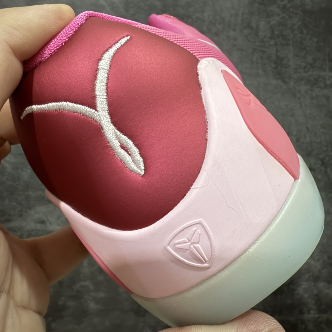 图片[2]-【S2纯原】Nike Kobe 9 Low EM Think Pink PE 科比九代舒适减震防滑低帮篮球鞋 粉色 HQ4995-600 React科技鞋垫加持 实战配置直接拉满 原楦纸板开发 鞋身流线型、后跟塑形 区分土肥圆 原厂针织鞋面一针一线匹配原版 全身鞋材卡料色独家定制 唯一万针立体刺绣SWOOSH 真实底模最大48.5 实战利器 专供海外市场 尺码：40 40.5 41 42 42.5 43 44 44.5 45 46 47.5 48.5 （脚宽、脚胖 建议买大半码）-选品中心