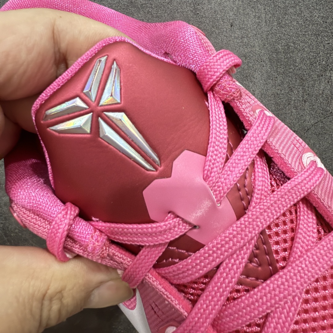 图片[6]-【S2纯原】Nike Kobe 9 Low EM Think Pink PE 科比九代舒适减震防滑低帮篮球鞋 粉色 HQ4995-600 React科技鞋垫加持 实战配置直接拉满 原楦纸板开发 鞋身流线型、后跟塑形 区分土肥圆 原厂针织鞋面一针一线匹配原版 全身鞋材卡料色独家定制 唯一万针立体刺绣SWOOSH 真实底模最大48.5 实战利器 专供海外市场 尺码：40 40.5 41 42 42.5 43 44 44.5 45 46 47.5 48.5 （脚宽、脚胖 建议买大半码）-选品中心