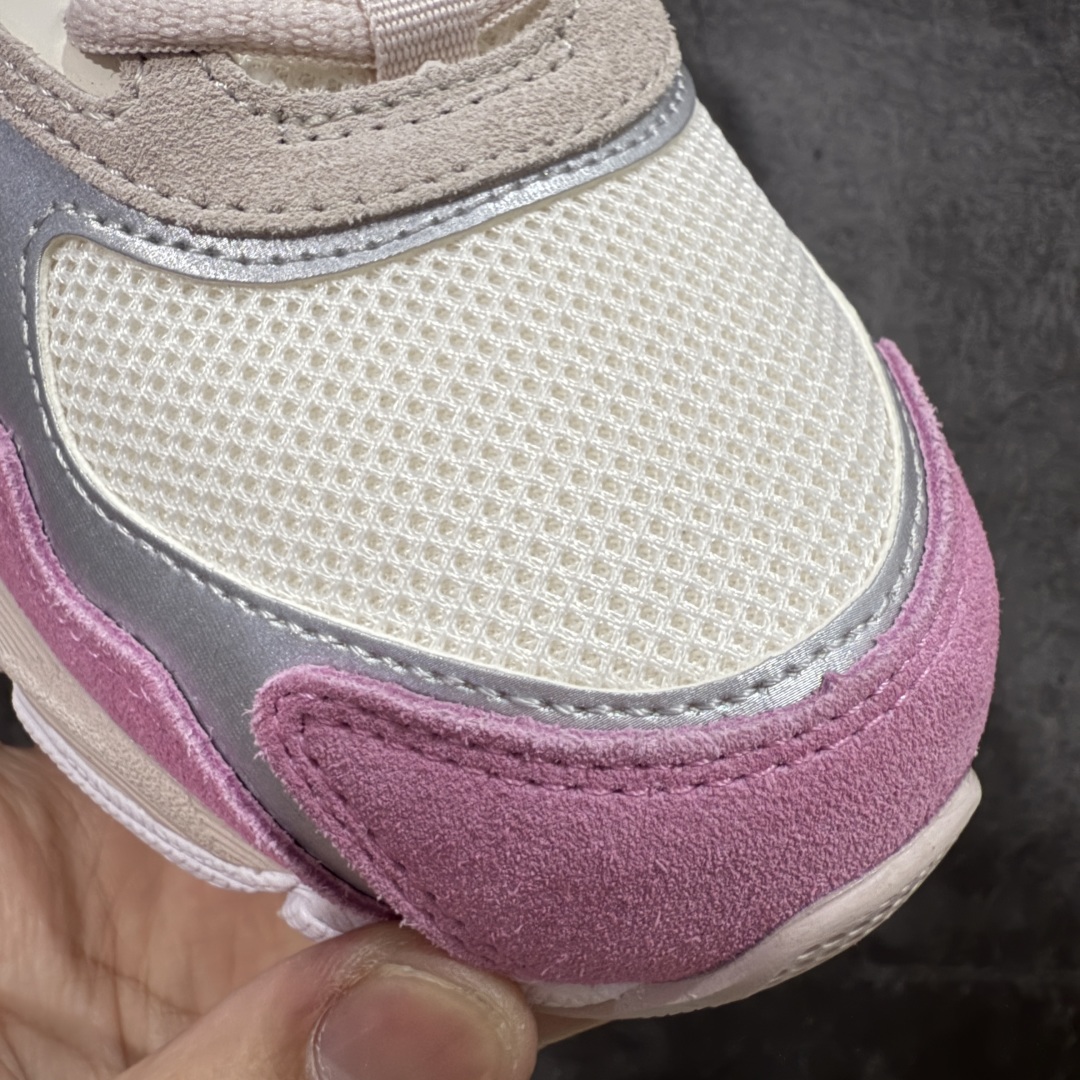 图片[5]-【总裁版本】顶级 Asics GEL-NYC系列 灰白 亚瑟士运动休闲透气专业跑鞋 行业领头版本 出货即巅峰 原鞋购入开发 原材料 原数据打造 完美版型 超完美做工 细节一步到位 原版对比无任何差别 #鞋面采用反绒皮与网布拼接 透气舒适兼具休闲时尚 结合简明的配色 展现品牌的传承及引领复古流行的主题 虎爪造型的LOGO  #鞋身稳定包裹系统 支撑鞋身 经典宽大鞋型配备防偏移设计提升包裹性 穿着舒适鞋面透气孔设计 提供透气性 货号：1203A383-104  尺码：36 37 37.5 38 39 40 40.5 41.5 42 42.5 43.5 44 44.5 45 46 47-选品中心