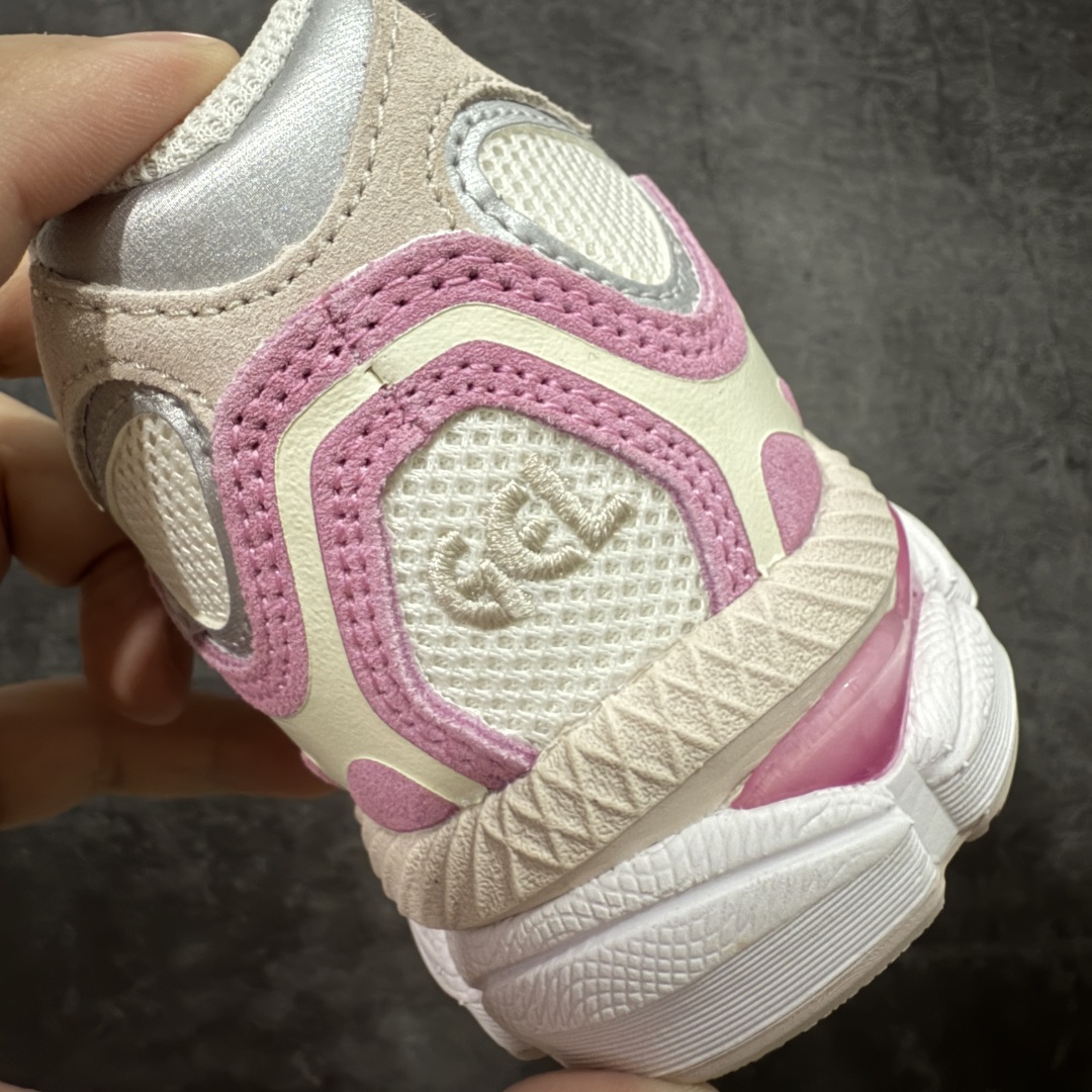 图片[2]-【总裁版本】顶级 Asics GEL-NYC系列 灰白 亚瑟士运动休闲透气专业跑鞋 行业领头版本 出货即巅峰 原鞋购入开发 原材料 原数据打造 完美版型 超完美做工 细节一步到位 原版对比无任何差别 #鞋面采用反绒皮与网布拼接 透气舒适兼具休闲时尚 结合简明的配色 展现品牌的传承及引领复古流行的主题 虎爪造型的LOGO  #鞋身稳定包裹系统 支撑鞋身 经典宽大鞋型配备防偏移设计提升包裹性 穿着舒适鞋面透气孔设计 提供透气性 货号：1203A383-104  尺码：36 37 37.5 38 39 40 40.5 41.5 42 42.5 43.5 44 44.5 45 46 47-选品中心