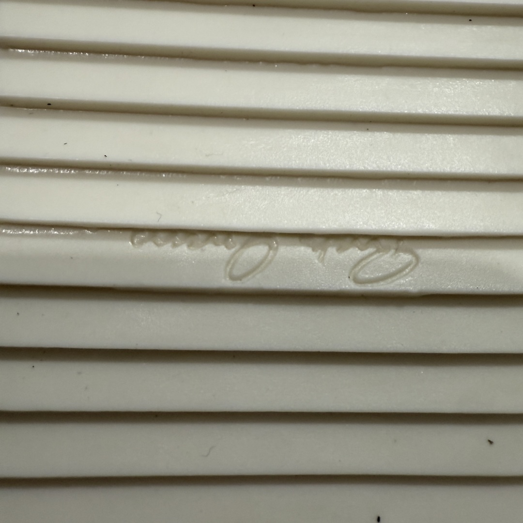 图片[9]-【莞产G版】RO / Rick Owens 瑞克·欧文斯【主线】 【名称】疯马油蜡皮侵权万子 【款式】 侵权三角标/低帮/经典底/细鞋带款，特殊工艺疯马油蜡皮！ 【皮料】 东莞原厂进口全新定制疯马油蜡皮，油光发亮质感！ 【三角标】长绒灰白麂皮头层小牛皮，厚切1.2mm。 【鞋带】 鞋带采用水染定织法工艺，高密度之下，透出光泽感！ 【鞋头】 原厂楦头定型，优雅大幅度上翘弧度！ 【鞋舌】 内里和后跟包裹是全牛皮，一整张牛皮切割，无拼皮、无边角料皮！ 【鞋底】TPU大底奶香味！硬度、肤感一比一！鞋底logo钢印清晰正确！ 【鞋垫】整张牛皮鞋垫 + 3层夹心泡棉材质（白+粉色），独家私人开模冲孔！ 【尺码】 ：36 37 38 39 40 41 42 43 44 45 46-选品中心