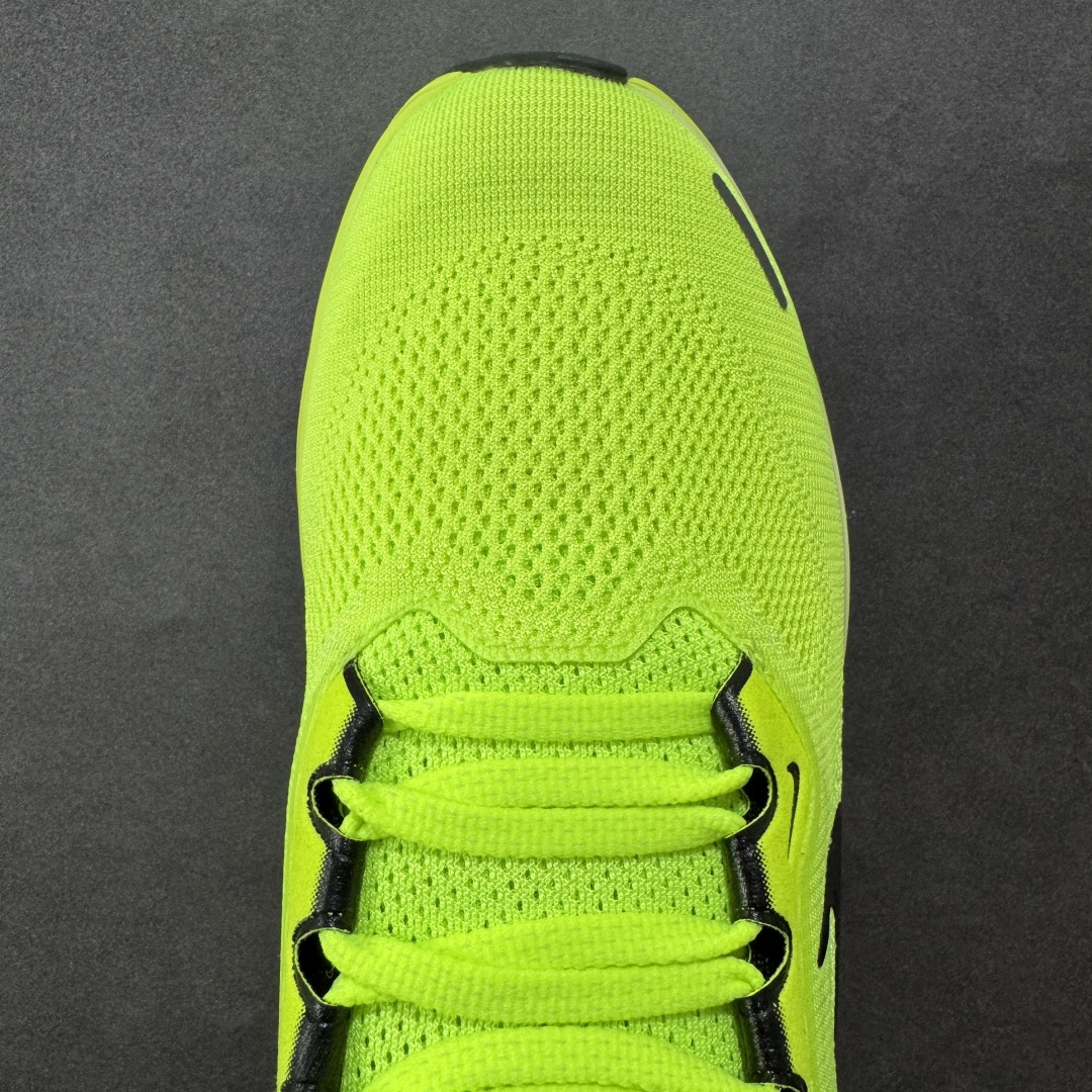  
【纯原】NK Air Zoom Pegasus 41登月 飞马跑鞋 FD2722-701
鞋面采用外