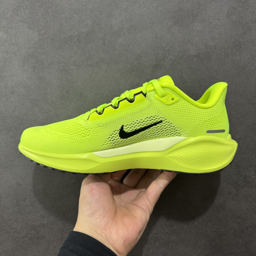  
【纯原】NK Air Zoom Pegasus 41登月 飞马跑鞋 FD2722-701
鞋面采用外