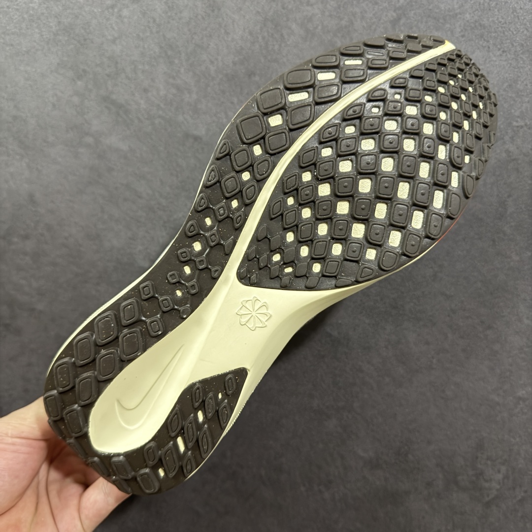  
【纯原】NK Air Zoom Pegasus 41登月 飞马跑鞋 HV5975-102
鞋面采用外