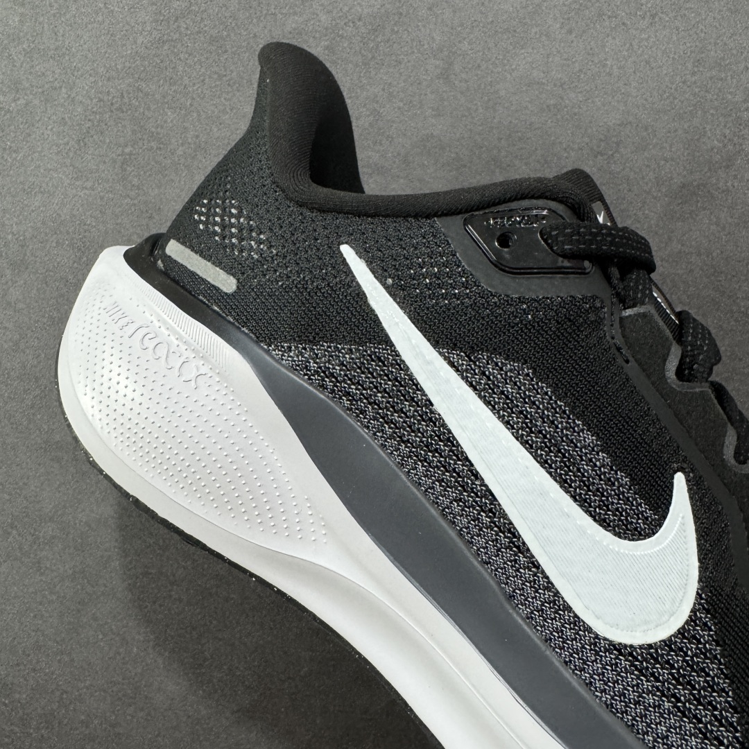  
【纯原】NK Air Zoom Pegasus 41登月 飞马跑鞋 FD2722-002
鞋面采用外