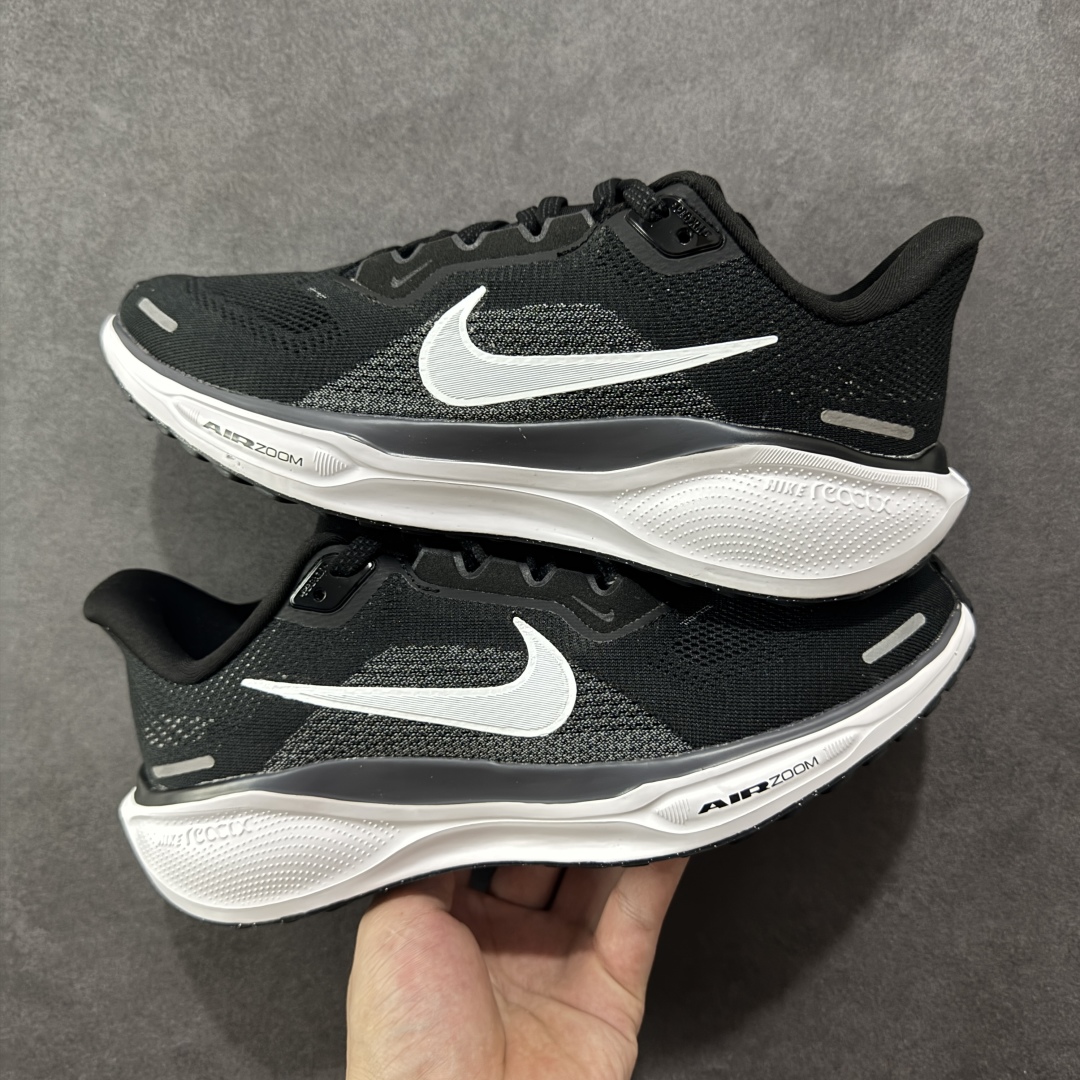  
【纯原】NK Air Zoom Pegasus 41登月 飞马跑鞋 HF0013
鞋面采用外层由韧性