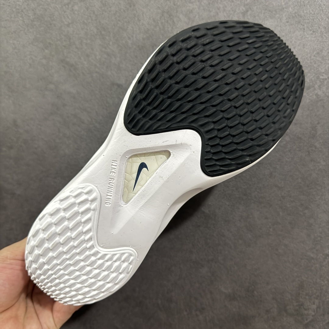  
【纯原】NK Zoom Fly 5飞行5代马拉松系列低帮透气休闲运动慢跑鞋 DM8968-401
#