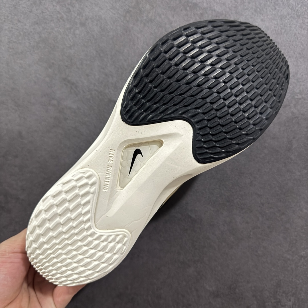  
【纯原】NK Zoom Fly 5飞行5代马拉松系列低帮透气休闲运动慢跑鞋 DM8968-002
#