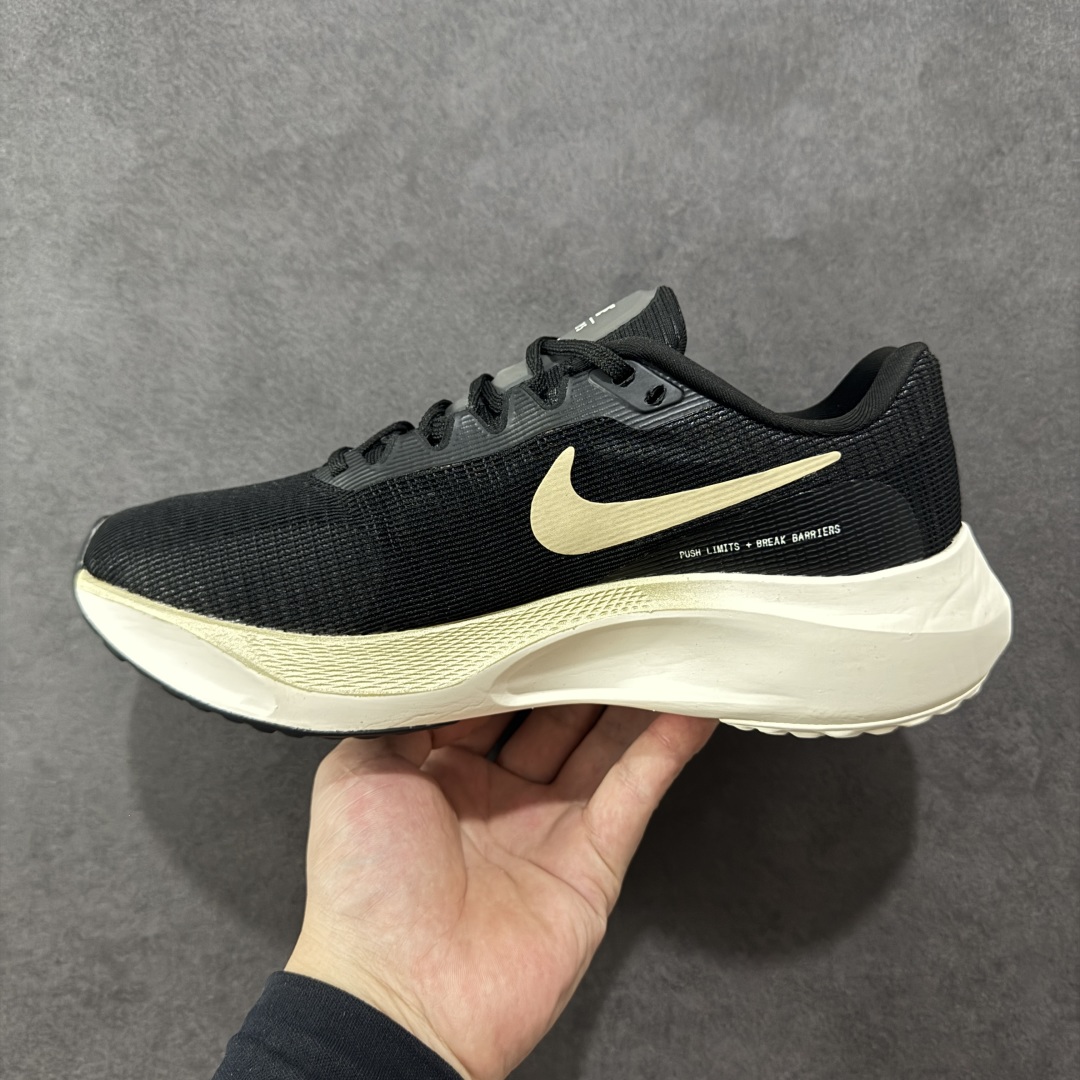  
【纯原】NK Zoom Fly 5飞行5代马拉松系列低帮透气休闲运动慢跑鞋 DM8968-002
#