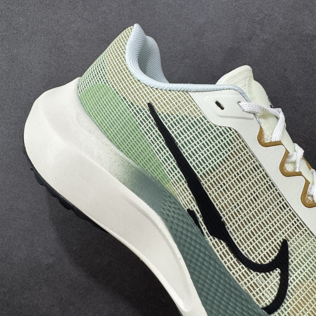  
【纯原】NK Zoom Fly 5飞行5代马拉松系列低帮透气休闲运动慢跑鞋 FV3632-301
#