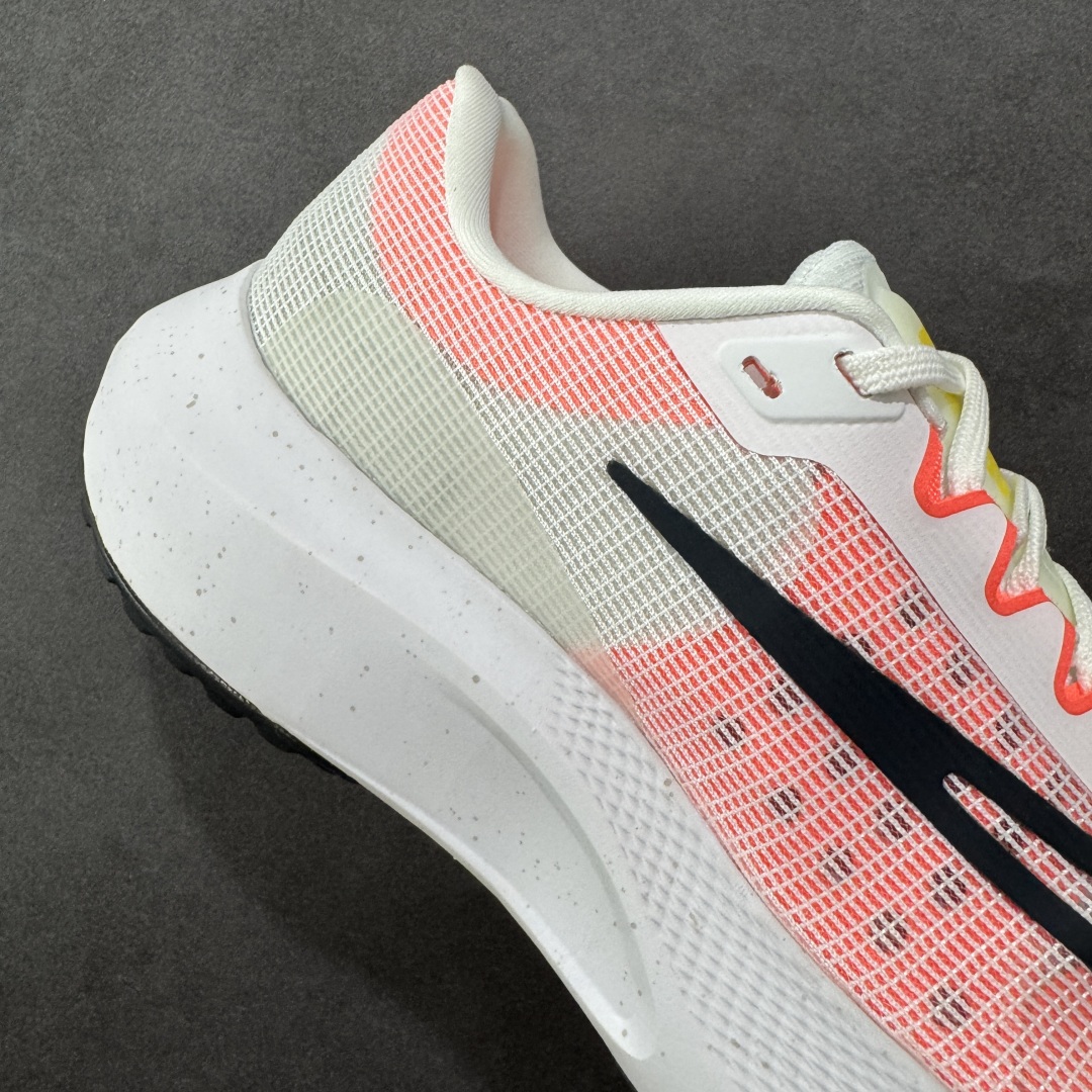  
【纯原】NK Zoom Fly 5飞行5代马拉松系列低帮透气休闲运动慢跑鞋 DM8968-100
#