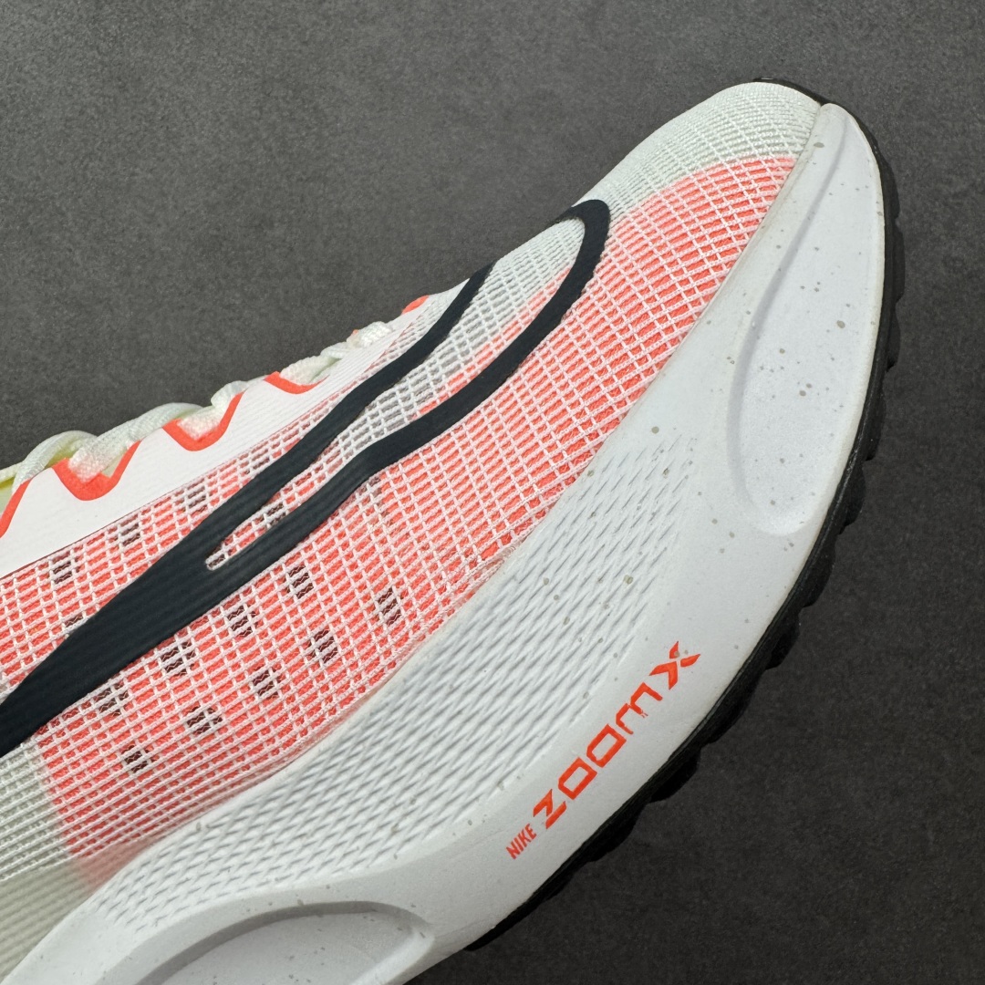 
【纯原】NK Zoom Fly 5飞行5代马拉松系列低帮透气休闲运动慢跑鞋 DM8968-100
#