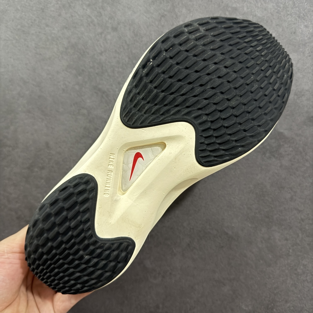  
【纯原】NK Zoom Fly 5飞行5代马拉松系列低帮透气休闲运动慢跑鞋 FD6562-100
#