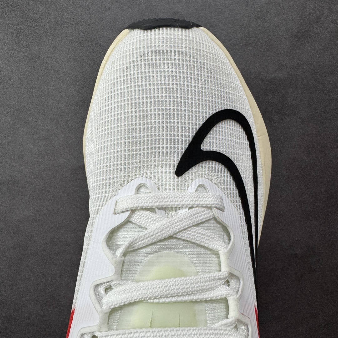  
【纯原】NK Zoom Fly 5飞行5代马拉松系列低帮透气休闲运动慢跑鞋 FD6562-100
#