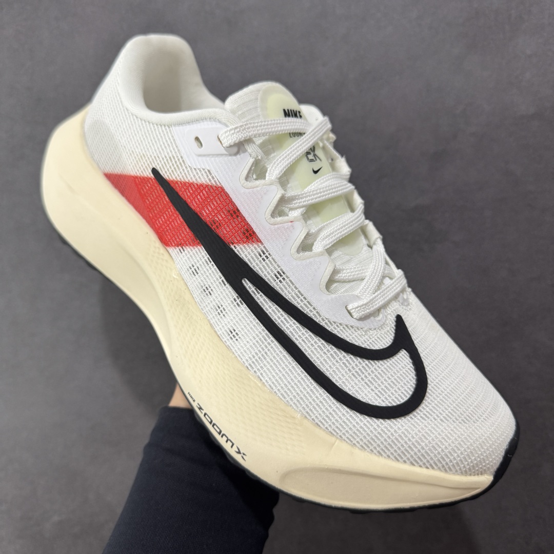  
【纯原】NK Zoom Fly 5飞行5代马拉松系列低帮透气休闲运动慢跑鞋 FD6562-100
#