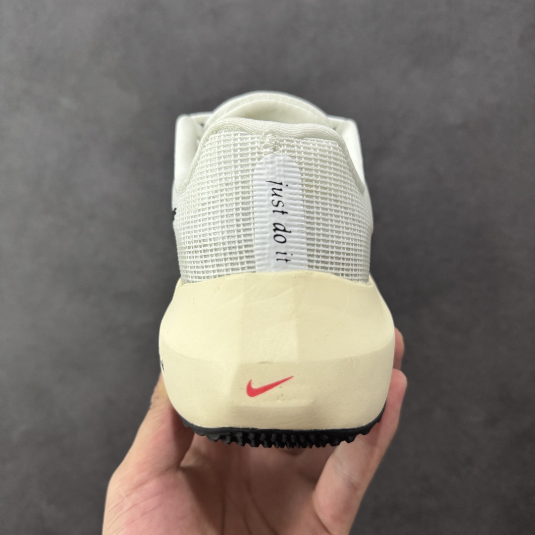  
【纯原】NK Zoom Fly 5飞行5代马拉松系列低帮透气休闲运动慢跑鞋 FD6562-100
#