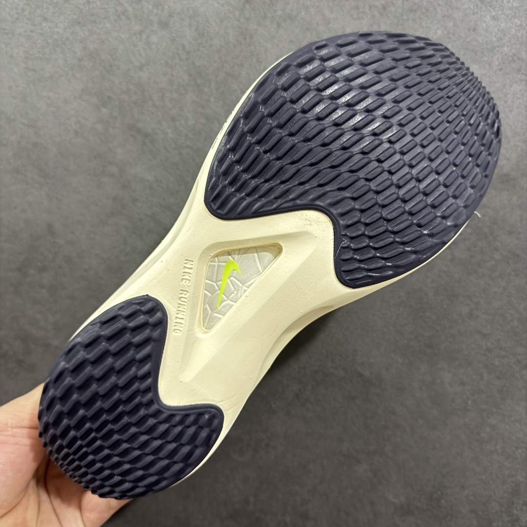 
【纯原】NK Zoom Fly 5飞行5代马拉松系列低帮透气休闲运动慢跑鞋 DM8968-300
#