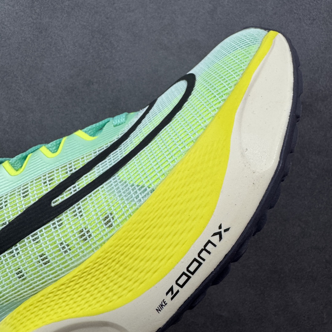  
【纯原】NK Zoom Fly 5飞行5代马拉松系列低帮透气休闲运动慢跑鞋 DM8968-300
#