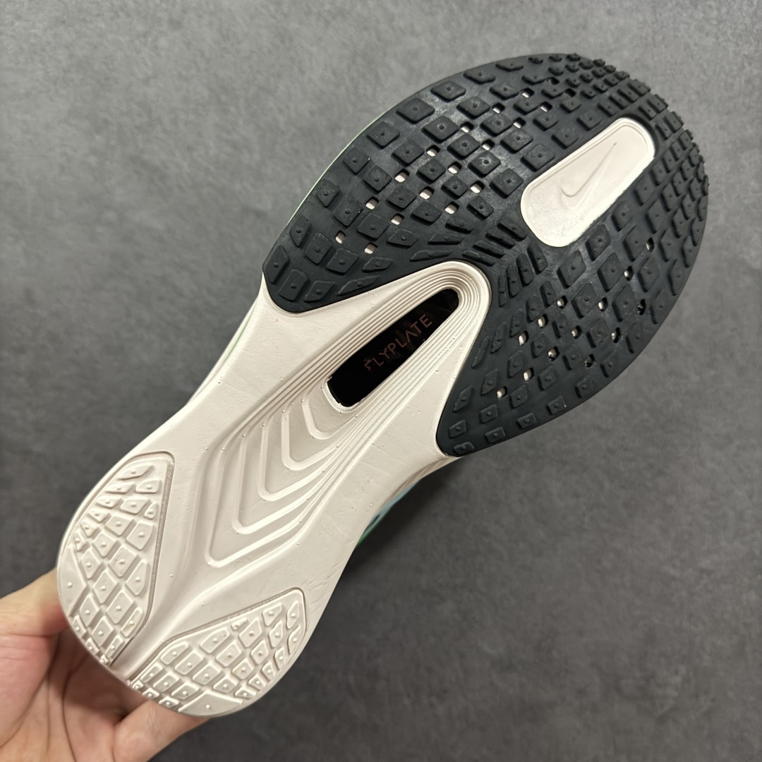  
【纯原】Nk Zoom Fly 6 耐克超弹轻盈跑步鞋
#鞋款搭载 Flyknit 材料 打造出众