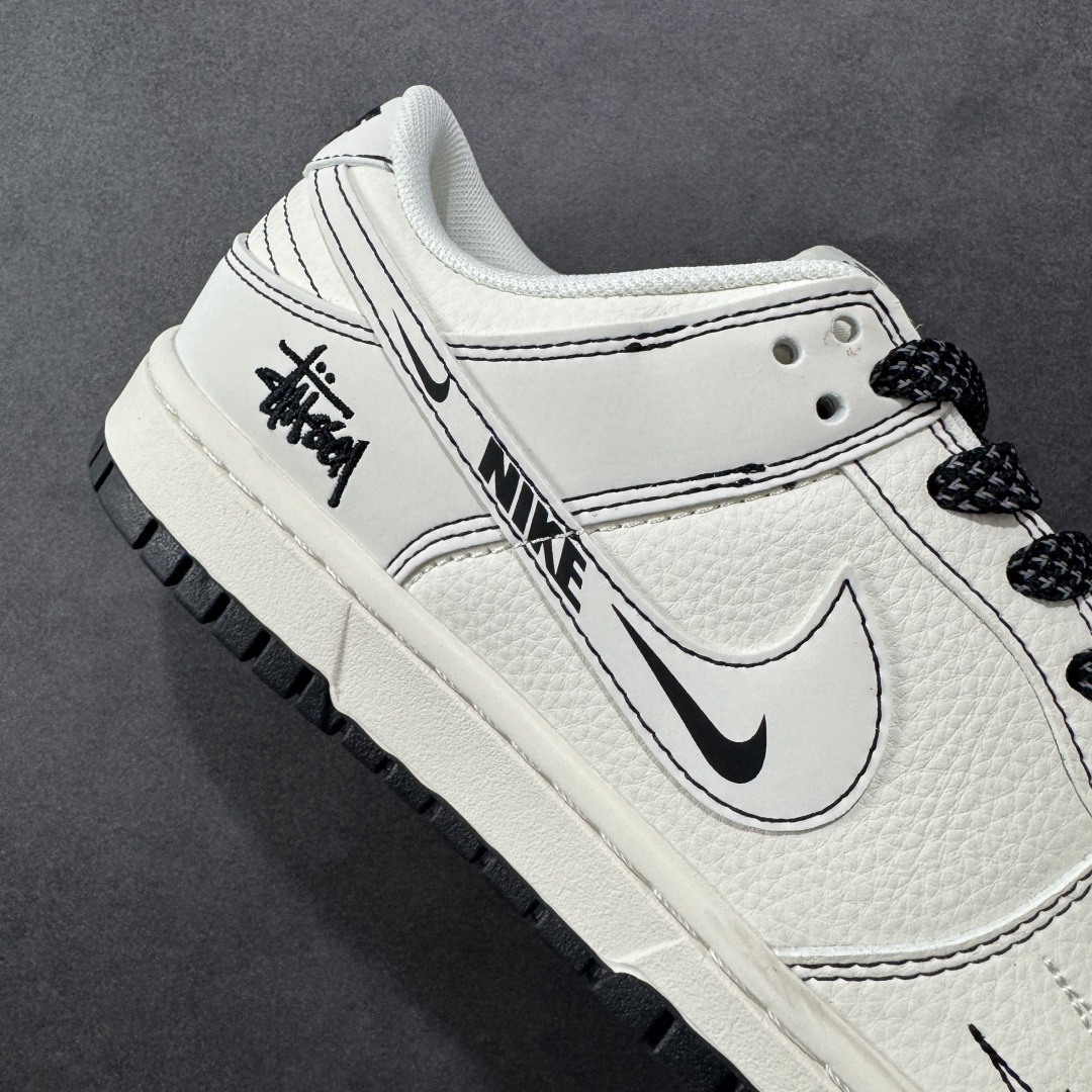  
【定制版】Nike SB Dunk Low 斯图西联名 米黑小双勾 高端定制 低帮休闲板鞋 HH75