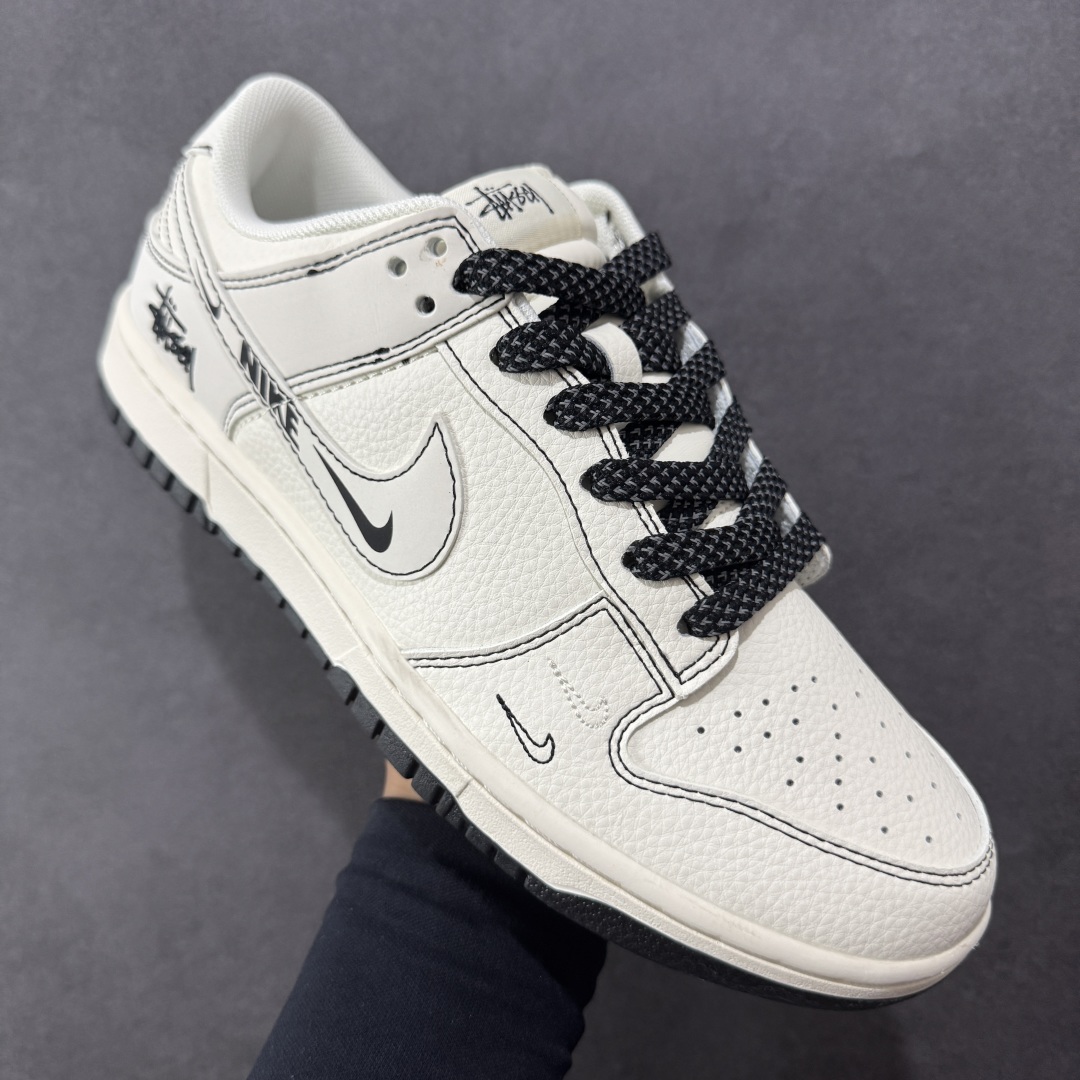  
【定制版】Nike SB Dunk Low 斯图西联名 米黑小双勾 高端定制 低帮休闲板鞋 HH75