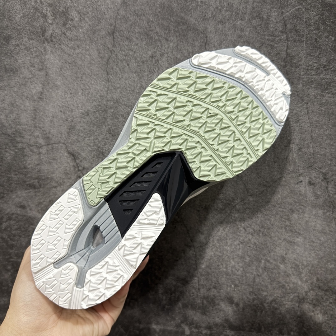  
【纯原M版】DESCENTE DYNAMIC FLUID 2.0 迪桑特轻盈缓震透气鞋面时尚休闲运动