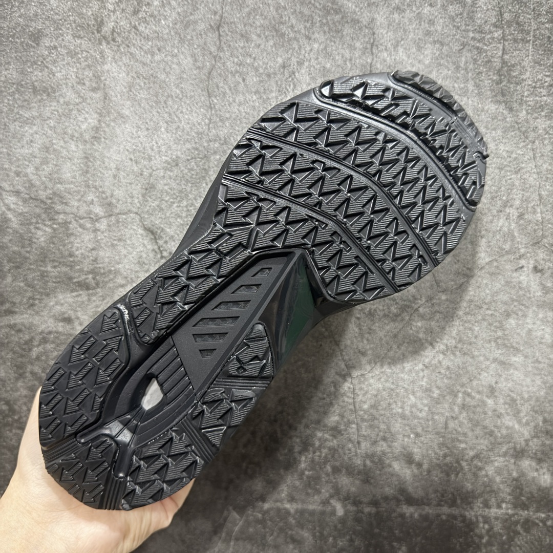  
【纯原M版】DESCENTE DYNAMIC FLUID 2.0 迪桑特轻盈缓震透气鞋面时尚休闲运动