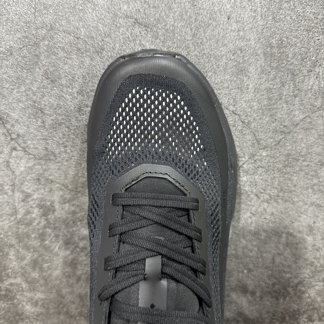  
【纯原M版】DESCENTE DYNAMIC FLUID 2.0 迪桑特轻盈缓震透气鞋面时尚休闲运动
