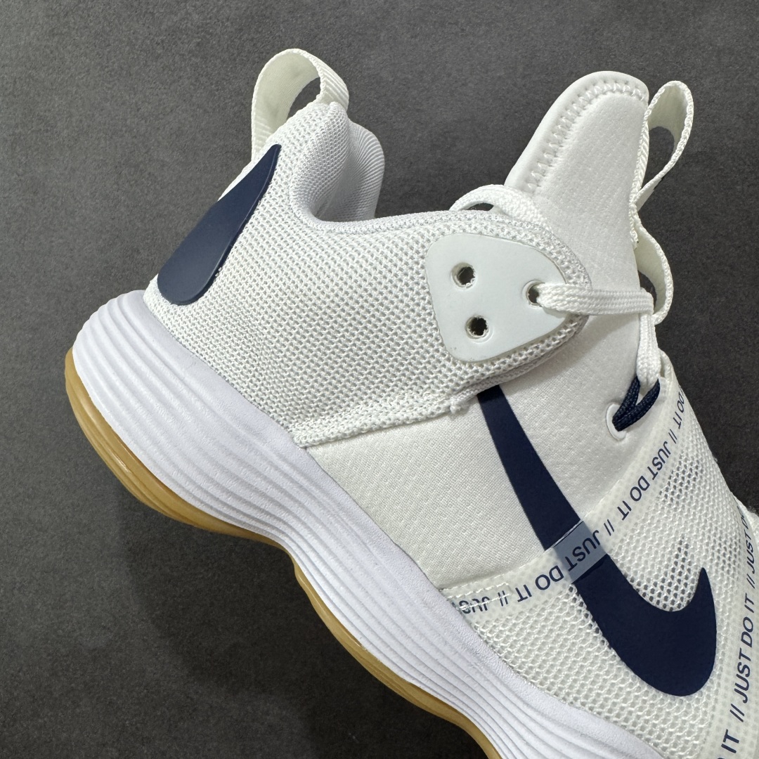  
NK React HyperSet 训练鞋 
低帮减震耐磨 排球篮球双线球鞋 
原鞋开发 全鞋底re