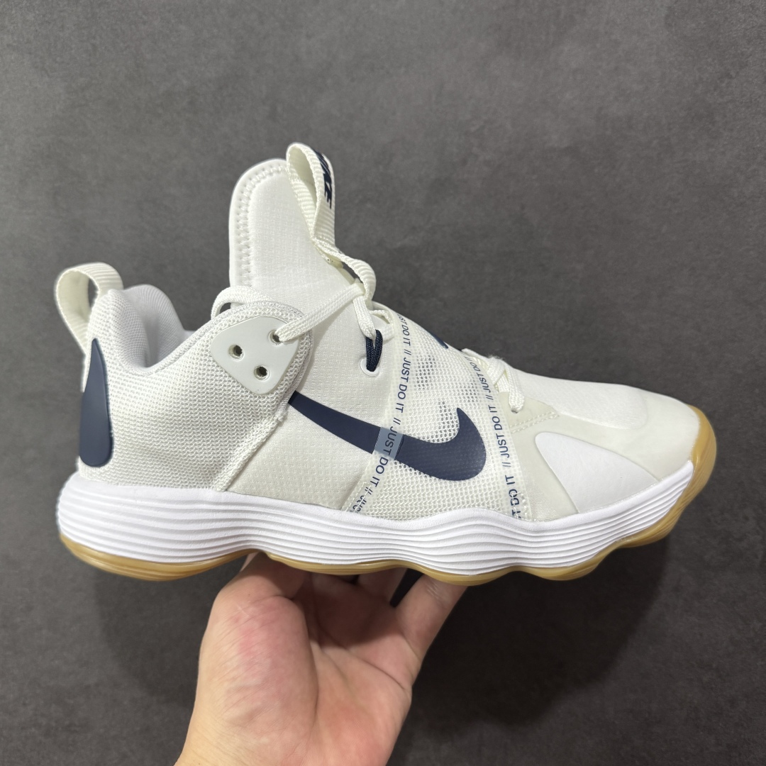  
NK React HyperSet 训练鞋 
低帮减震耐磨 排球篮球双线球鞋 
原鞋开发 全鞋底re