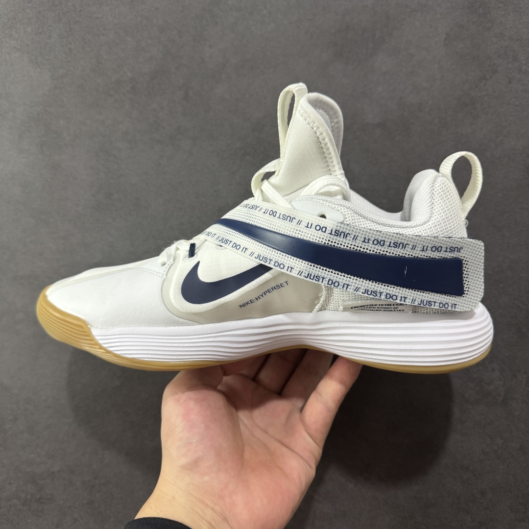  
NK React HyperSet 训练鞋 
低帮减震耐磨 排球篮球双线球鞋 
原鞋开发 全鞋底re