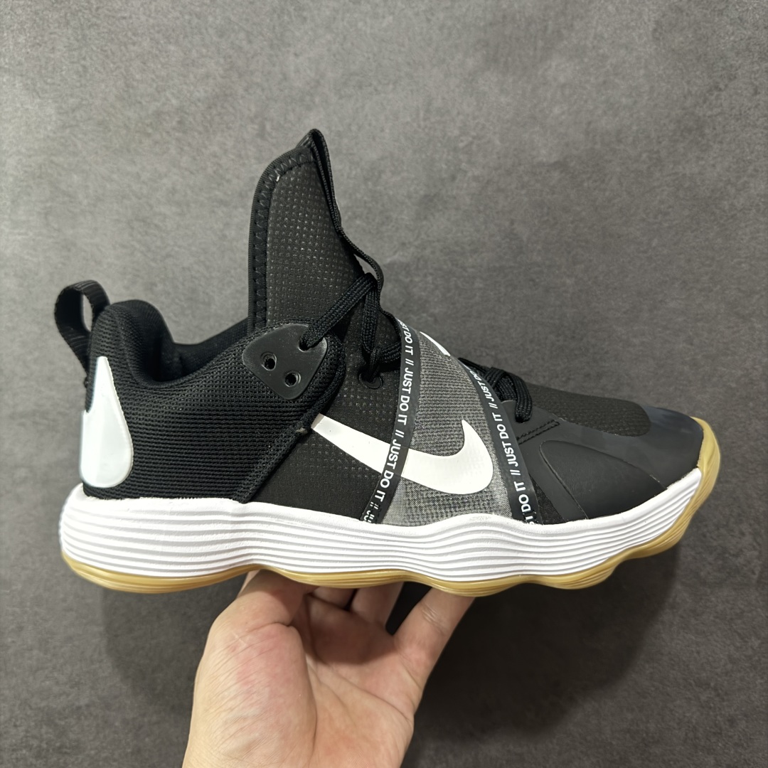  
NK React HyperSet 训练鞋 
低帮减震耐磨 排球篮球双线球鞋 
原鞋开发 全鞋底re