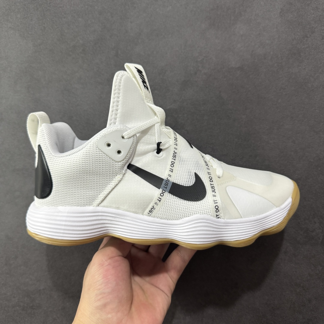  
NK React HyperSet 训练鞋 
低帮减震耐磨 排球篮球双线球鞋 
原鞋开发 全鞋底re