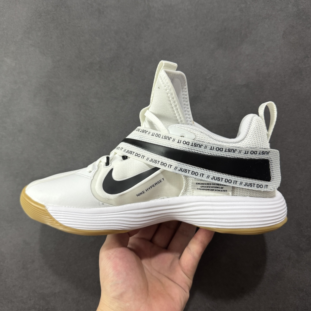  
NK React HyperSet 训练鞋 
低帮减震耐磨 排球篮球双线球鞋 
原鞋开发 全鞋底re