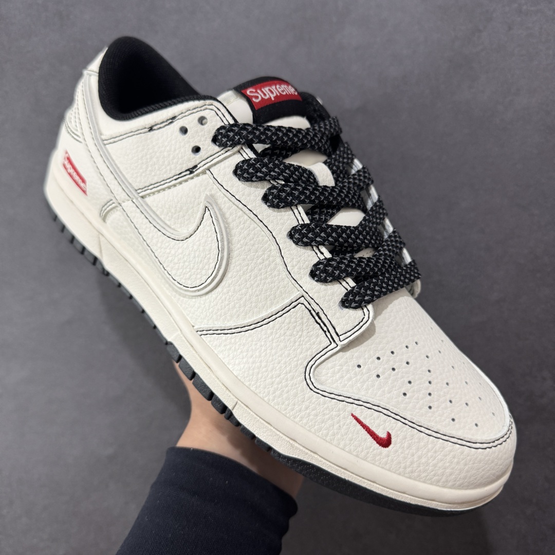  
【纯原】Nike SB Dunk Low Supreme联名 米黑线小红勾 高端定制 低帮休闲板鞋
