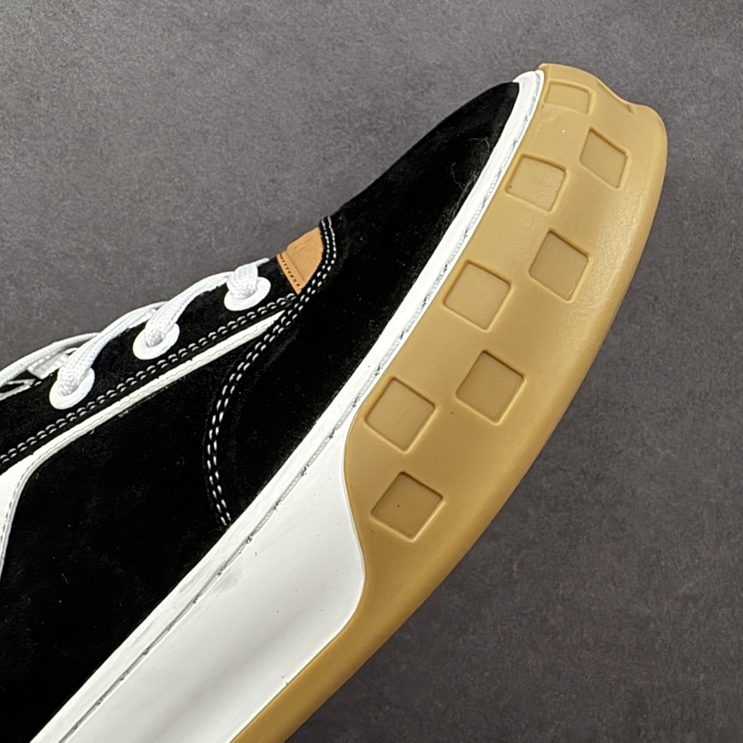 图片[5]-【广东礼盒版本】LOUIS VUITTON skate sneaker 2025 秋冬男士系列 Classic 牛皮革 圆头系带 低帮 生活休闲鞋 原版开发 市面唯一正确版本 原版购入开发 欢迎对比 运动鞋于 2025 秋冬男士系列初次亮相 以光滑牛皮革塑造考究设计 可轻松融入各式造型 瞩目 LV 字母标注鞋侧 轻盈橡胶外底点缀 Vuitton 标识 材料使用原版定制进口头层牛皮 内里使用原版进口透气网里 原版开模橡胶发泡材质大底 内增高4CM 尺码：39 40 41 42 43 44 45-选品中心