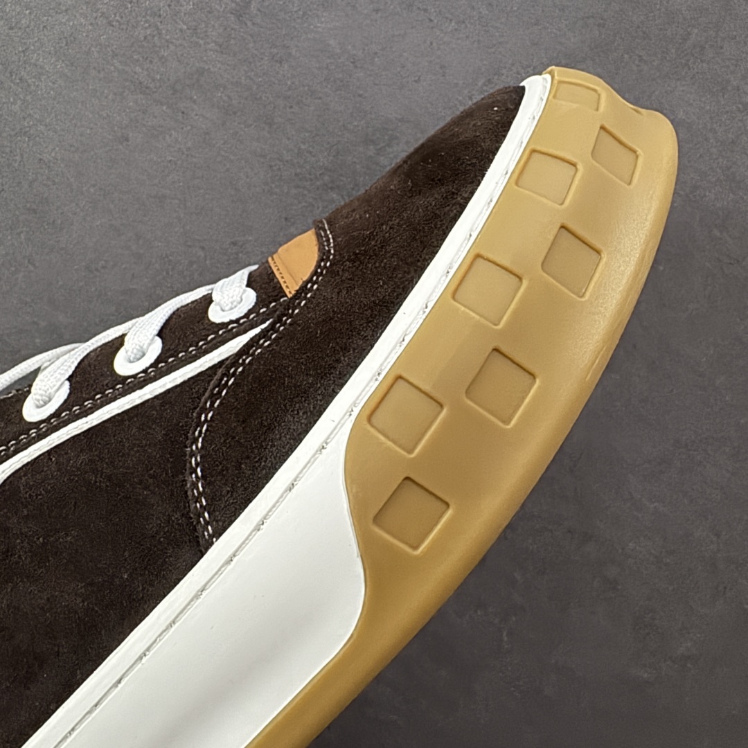 图片[4]-【广东礼盒版本】LOUIS VUITTON skate sneaker 2025 秋冬男士系列 Classic 牛皮革 圆头系带 低帮 生活休闲鞋 原版开发 市面唯一正确版本 原版购入开发 欢迎对比 运动鞋于 2025 秋冬男士系列初次亮相 以光滑牛皮革塑造考究设计 可轻松融入各式造型 瞩目 LV 字母标注鞋侧 轻盈橡胶外底点缀 Vuitton 标识 材料使用原版定制进口头层牛皮 内里使用原版进口透气网里 原版开模橡胶发泡材质大底 内增高4CM 尺码：39 40 41 42 43 44 45-选品中心