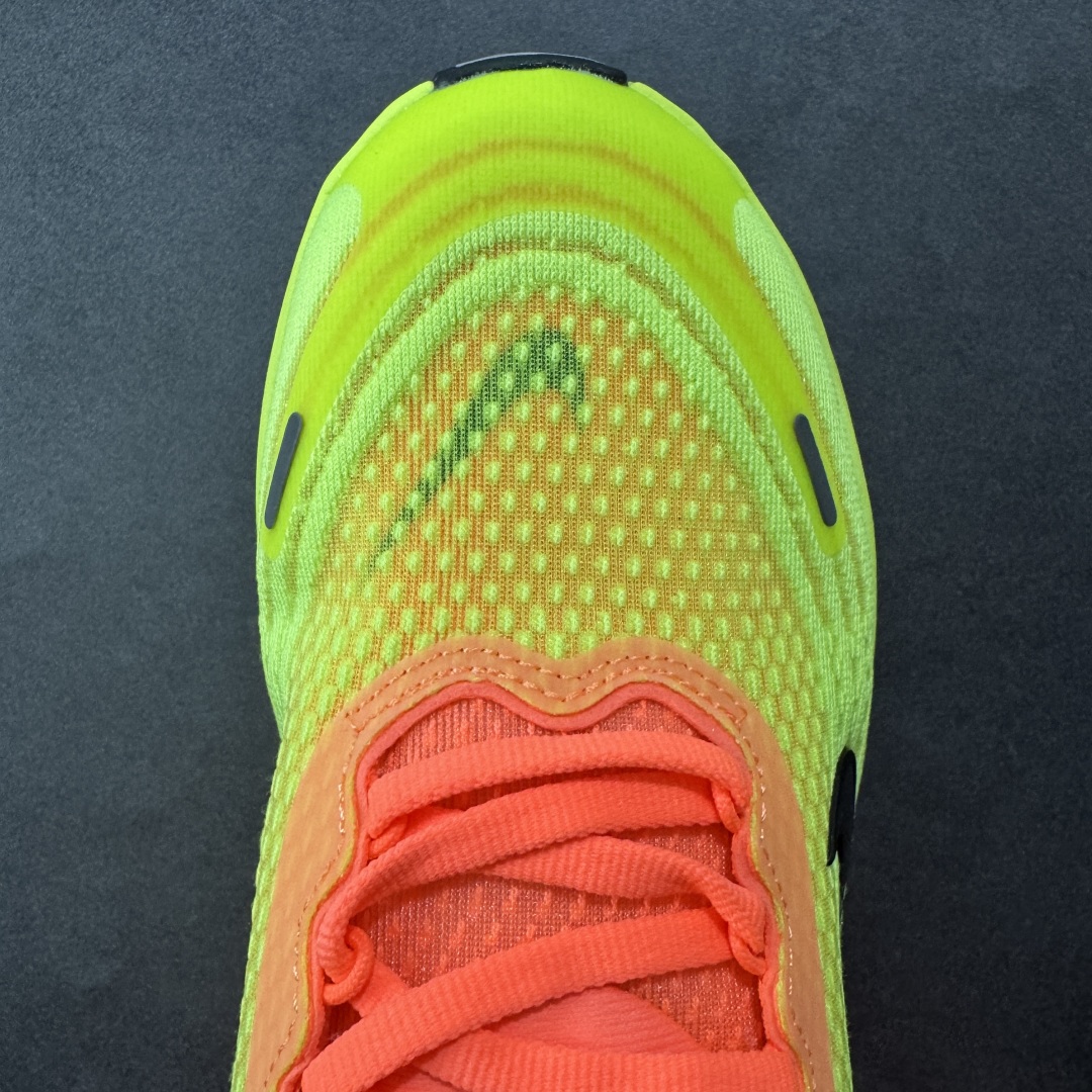  
【纯原】Nike VOMERO PLUS 耐克 舒适减震防滑 低帮跑步鞋
全掌ReactX泡绵中底 
