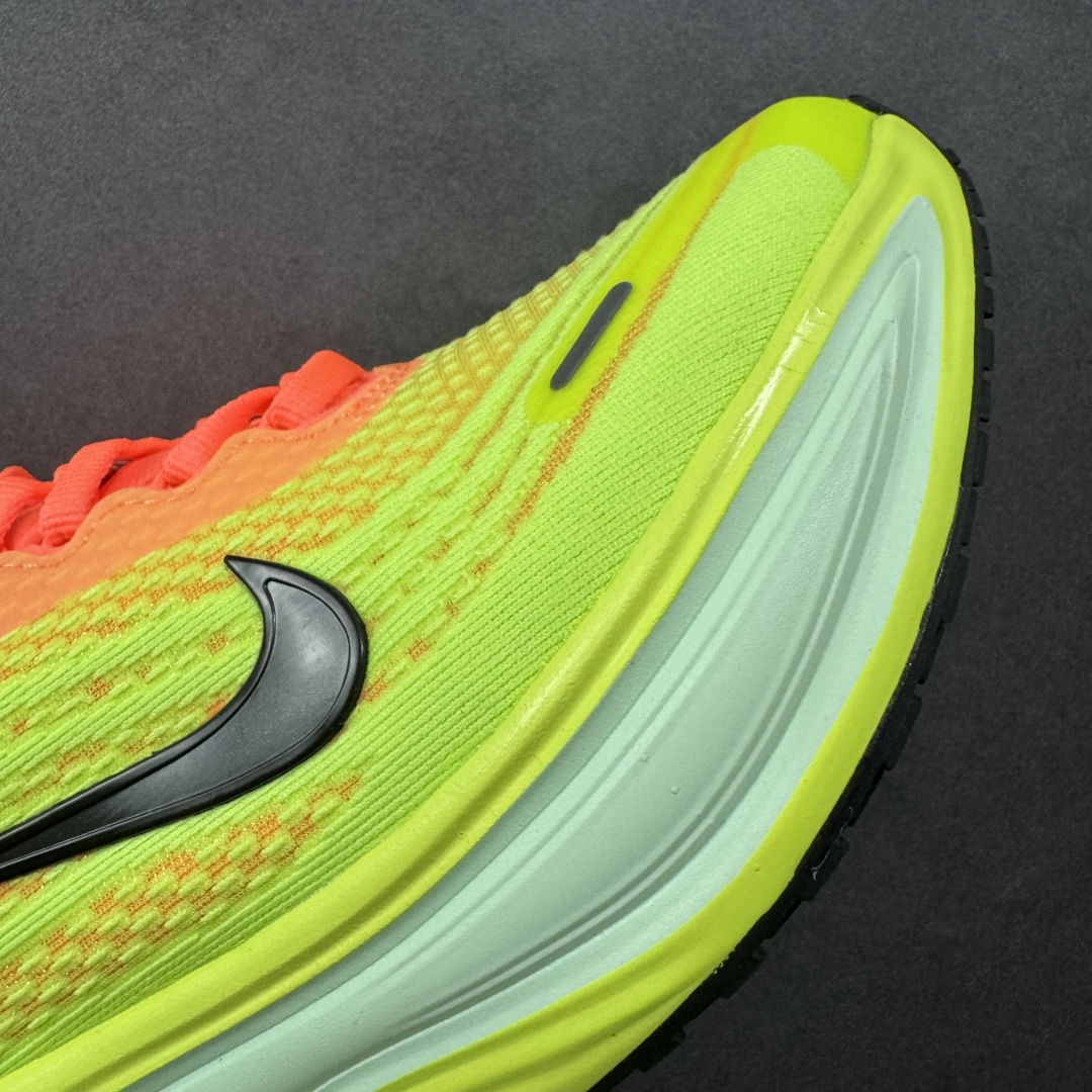  
【纯原】Nike VOMERO PLUS 耐克 舒适减震防滑 低帮跑步鞋
全掌ReactX泡绵中底 