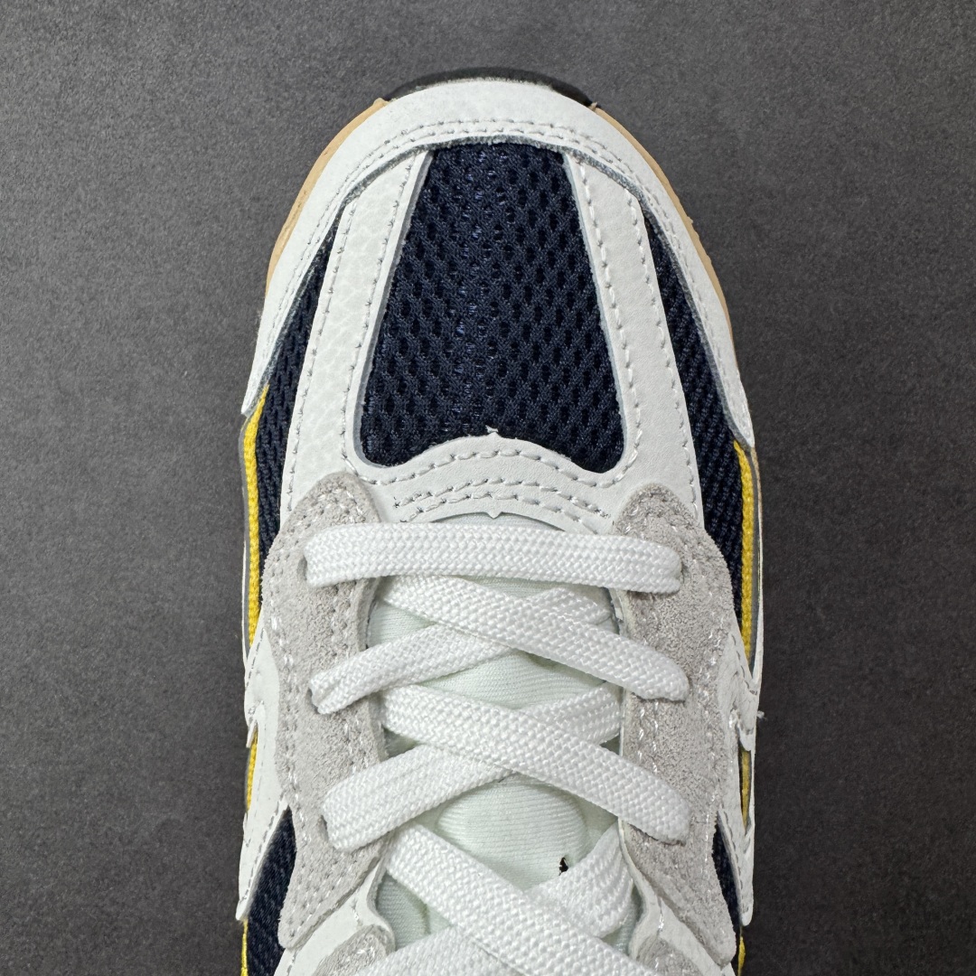 图片[8]-【福利特价】NIKE JAM 系列舒适时尚防滑耐磨低帮生活休闲鞋 FN0314-100 采用鞋面合成皮革与网眼布设计 以便于运动员在霹雳舞运动中的保护和耐穿 中底设计细节采用翻转SWOOSH设计 使得倒立动作时更显帅气 鞋子中的整体结构下降 有助于提供更好的缓震效果 设计语言来与NIKE 2000年跑跑鞋中汲取的材料组合以及设计语言 鞋子在线条处大量采用反光效果 尺码：36 36.5 37.5 38 38.5 39 40 40.5 41 42 42.5 43 44 44.5 45-选品中心