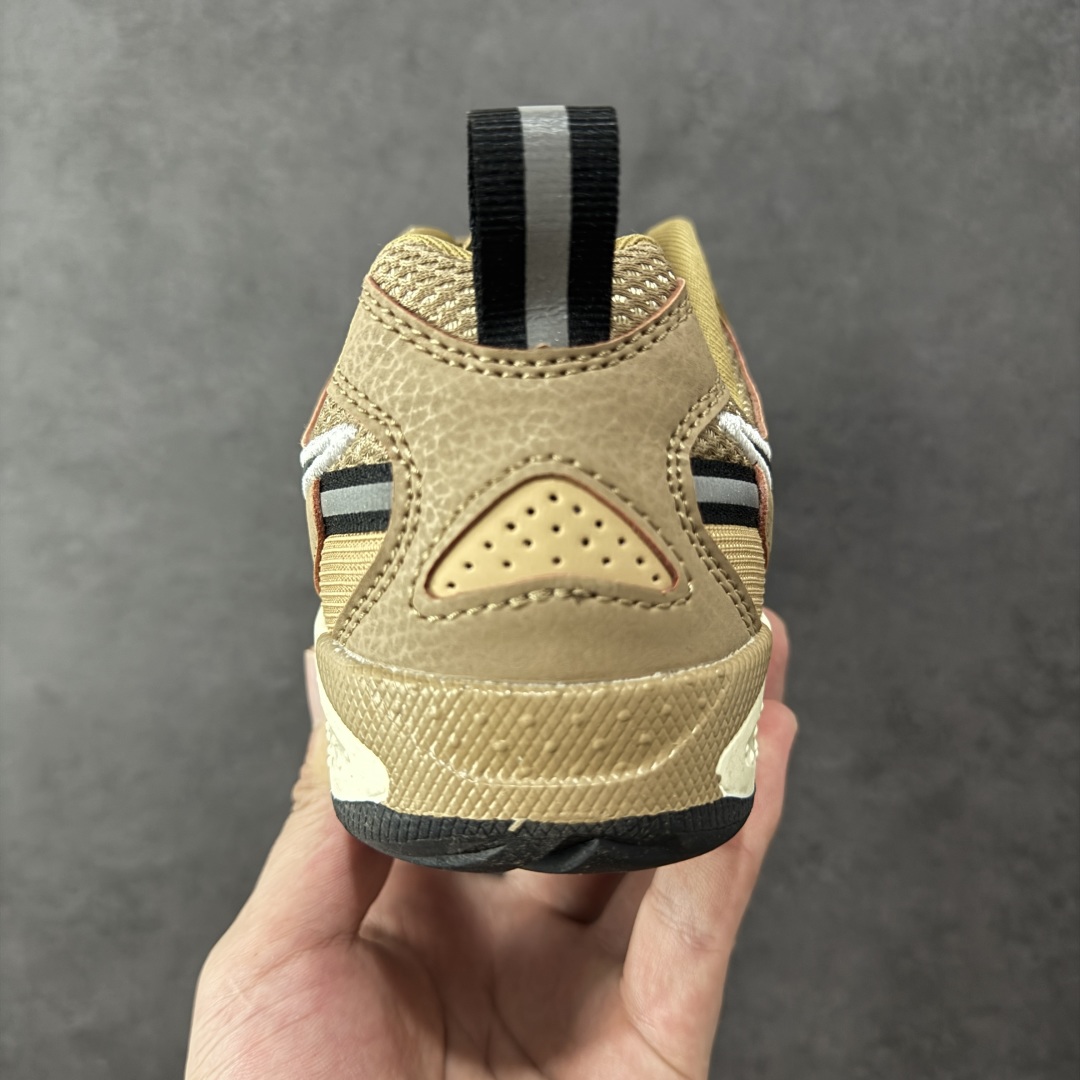 图片[4]-【福利特价】NIKE JAM 系列舒适时尚防滑耐磨低帮生活休闲鞋 FN0314-200 采用鞋面合成皮革与网眼布设计 以便于运动员在霹雳舞运动中的保护和耐穿 中底设计细节采用翻转SWOOSH设计 使得倒立动作时更显帅气 鞋子中的整体结构下降 有助于提供更好的缓震效果 设计语言来与NIKE 2000年跑跑鞋中汲取的材料组合以及设计语言 鞋子在线条处大量采用反光效果 尺码：36 36.5 37.5 38 38.5 39 40 40.5 41 42 42.5 43 44 44.5 45-选品中心