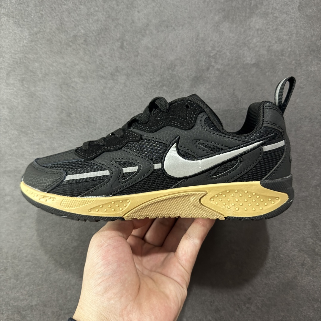 图片[2]-【福利特价】NIKE JAM 系列舒适时尚防滑耐磨低帮生活休闲鞋 FN0314-002 采用鞋面合成皮革与网眼布设计 以便于运动员在霹雳舞运动中的保护和耐穿 中底设计细节采用翻转SWOOSH设计 使得倒立动作时更显帅气 鞋子中的整体结构下降 有助于提供更好的缓震效果 设计语言来与NIKE 2000年跑跑鞋中汲取的材料组合以及设计语言 鞋子在线条处大量采用反光效果 尺码：36 36.5 37.5 38 38.5 39 40 40.5 41 42 42.5 43 44 44.5 45-选品中心