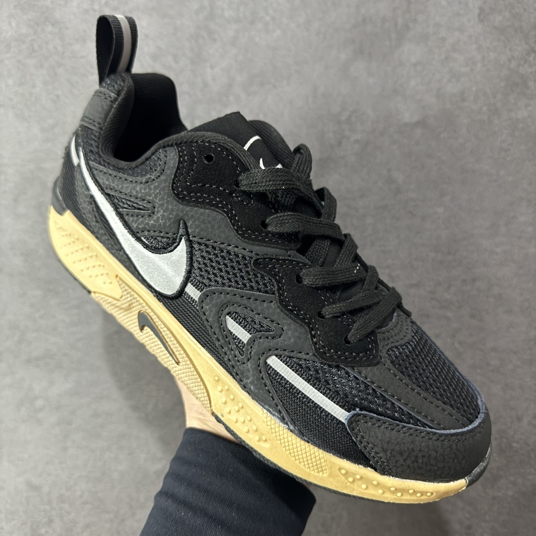 图片[3]-【福利特价】NIKE JAM 系列舒适时尚防滑耐磨低帮生活休闲鞋 FN0314-002 采用鞋面合成皮革与网眼布设计 以便于运动员在霹雳舞运动中的保护和耐穿 中底设计细节采用翻转SWOOSH设计 使得倒立动作时更显帅气 鞋子中的整体结构下降 有助于提供更好的缓震效果 设计语言来与NIKE 2000年跑跑鞋中汲取的材料组合以及设计语言 鞋子在线条处大量采用反光效果 尺码：36 36.5 37.5 38 38.5 39 40 40.5 41 42 42.5 43 44 44.5 45-选品中心