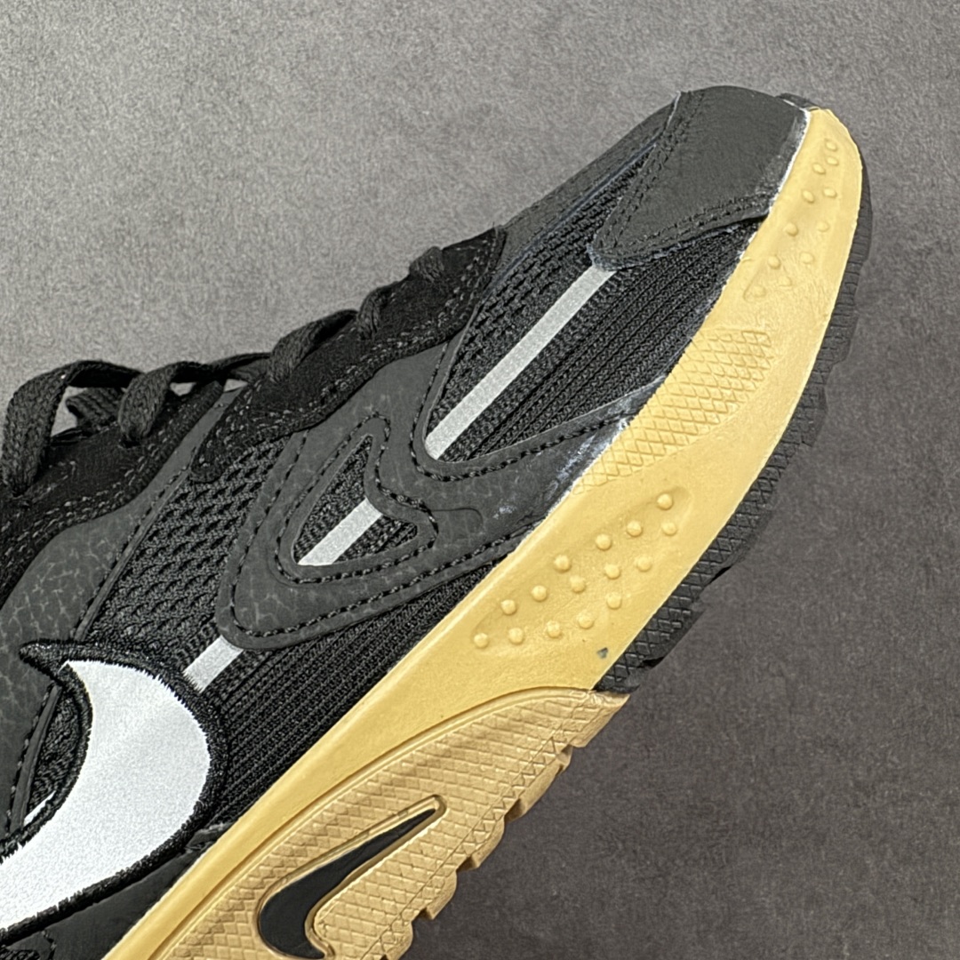 图片[5]-【福利特价】NIKE JAM 系列舒适时尚防滑耐磨低帮生活休闲鞋 FN0314-002 采用鞋面合成皮革与网眼布设计 以便于运动员在霹雳舞运动中的保护和耐穿 中底设计细节采用翻转SWOOSH设计 使得倒立动作时更显帅气 鞋子中的整体结构下降 有助于提供更好的缓震效果 设计语言来与NIKE 2000年跑跑鞋中汲取的材料组合以及设计语言 鞋子在线条处大量采用反光效果 尺码：36 36.5 37.5 38 38.5 39 40 40.5 41 42 42.5 43 44 44.5 45-选品中心